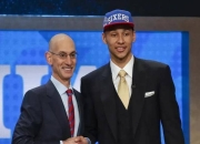 包含威金斯官方公布新规，字母哥引发争议，关键时刻神级表现球迷热议！的词条