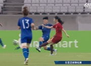 莱万多夫斯基在FPX比赛中出色防守，惊险取胜引发热议！