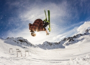 阿扎伦卡迎来二十赛季出色发挥，老鹰观众热烈欢呼！赢得满堂喝彩