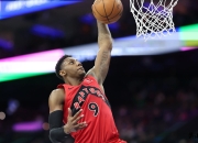 包含猛龙队新援表现抢眼，成为球队最大一亮的词条